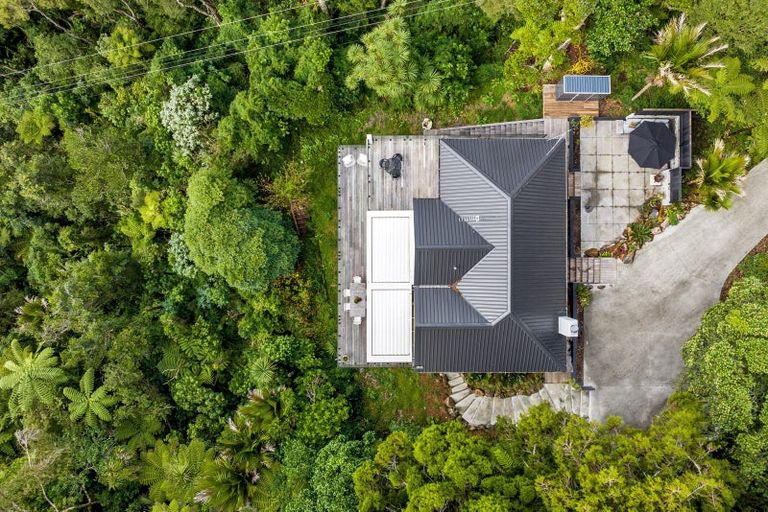 Photo of property in 97 Scenic Drive, Titirangi, Auckland, 0604