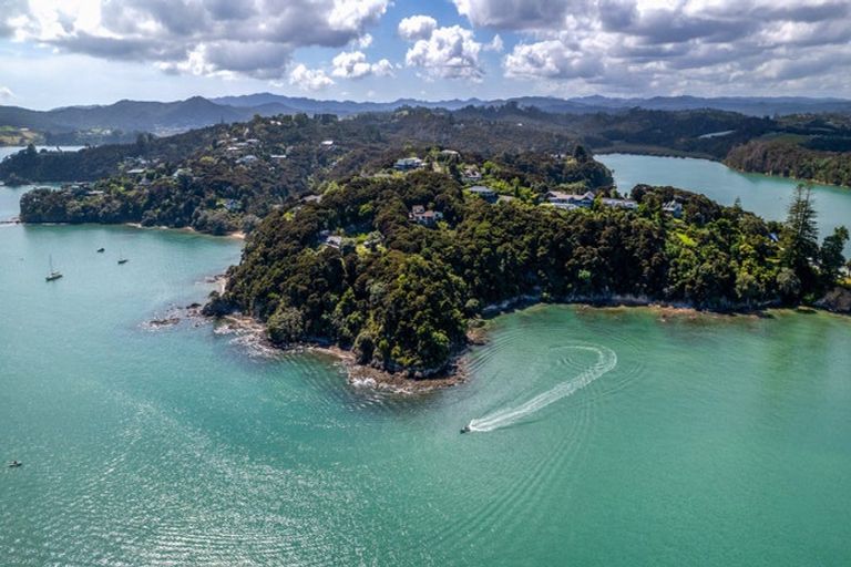 Photo of property in 37 Gilbert Mair Rise, Russell, 0272