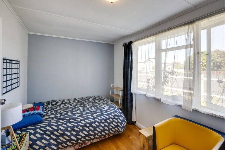 Photo of property in 1240 Cunningham Crescent, Mayfair, Hastings, 4122