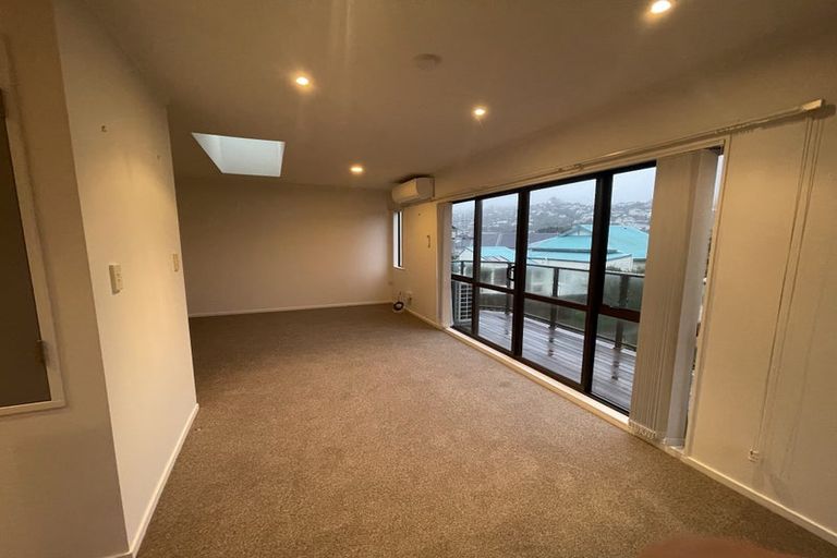 Photo of property in 1/72 Derwent Street, Island Bay, Wellington, 6023