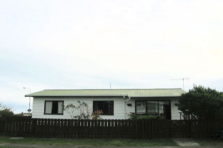 Photo of property in 1/2 Palmer Court, Paraparaumu, 5032