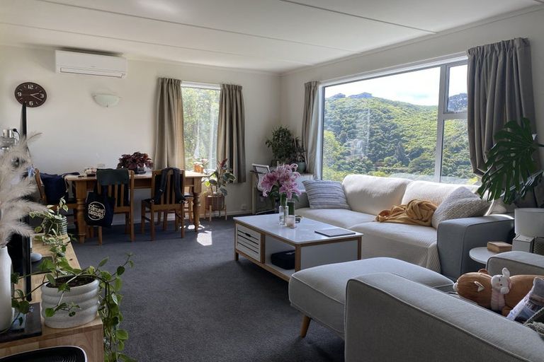 Photo of property in 1/63 Mandalay Terrace, Khandallah, Wellington, 6035