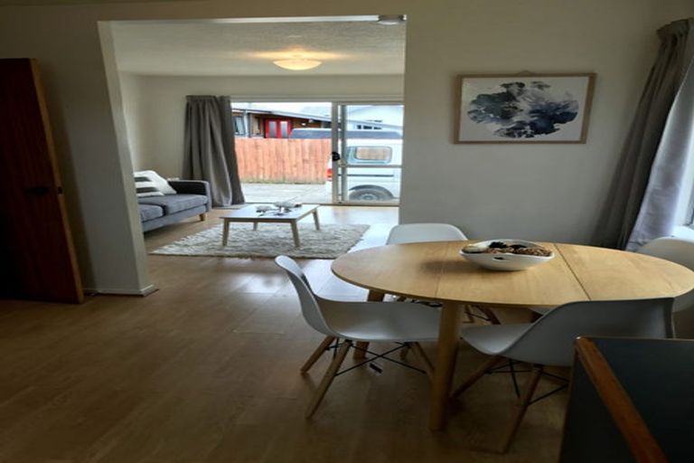 Photo of property in 2/3 Binstead Place, Avondale, Christchurch, 8061