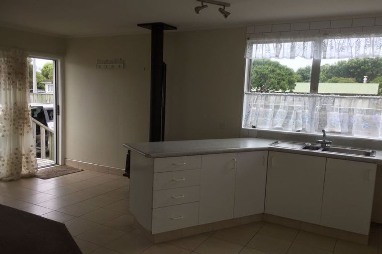 Photo of property in 93b Rangiuru Road, Otaki Beach, Otaki, 5512