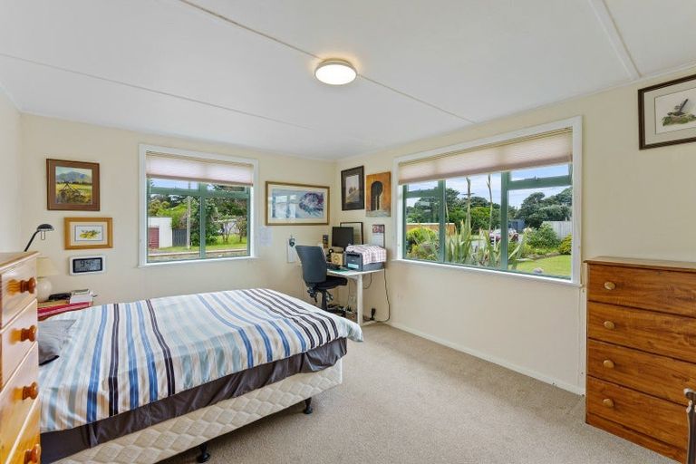 Photo of property in 3 Toi Street, Otaki Beach, Otaki, 5512