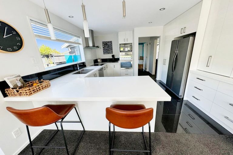 Photo of property in 70 Lake Terrace Road, Burwood, Christchurch, 8061