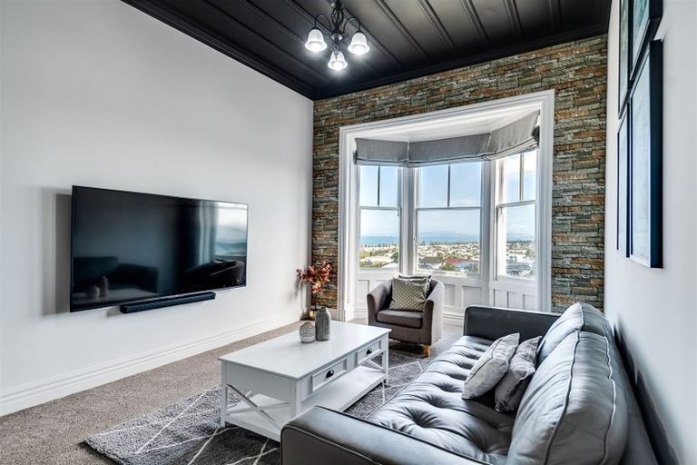 Photo of property in 30 Colenso Avenue, Hospital Hill, Napier, 4110