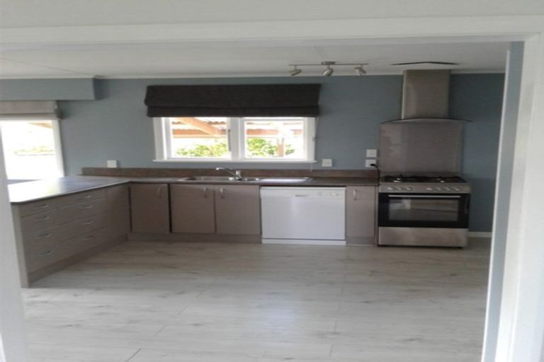 Photo of property in 12 Moray Place, Highbury, Palmerston North, 4412