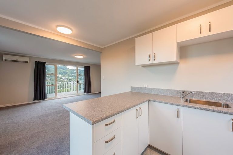 Photo of property in 41 Chartwell Drive, Crofton Downs, Wellington, 6035