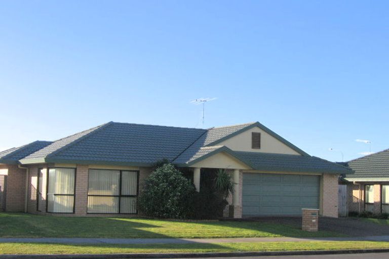 Photo of property in 70 Redcastle Drive, East Tamaki, Auckland, 2013