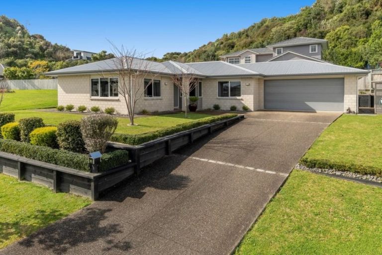 Photo of property in 61 Bathurst Crescent, Pyes Pa, Tauranga, 3112