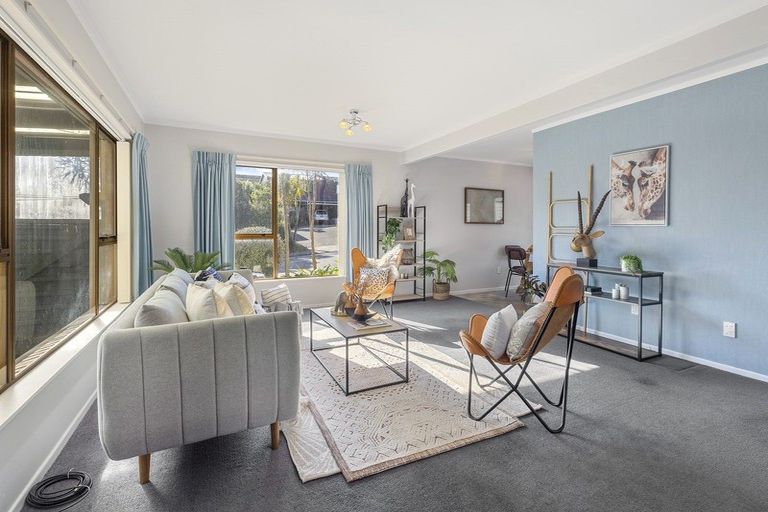 Photo of property in 85 Churton Drive, Churton Park, Wellington, 6037