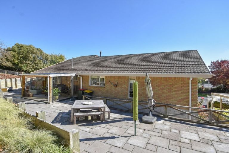 Photo of property in 76 Greenwich Street, Waihola, Milton, 9073