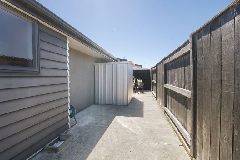 Photo of property in 5 Rodeo Drive, Kelvin Grove, Palmerston North, 4414