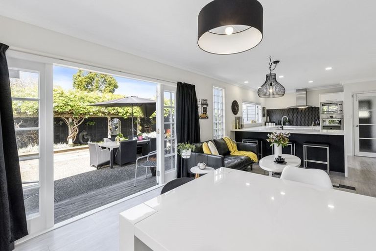 Photo of property in 7 Ngarara Road, Waikanae, 5036