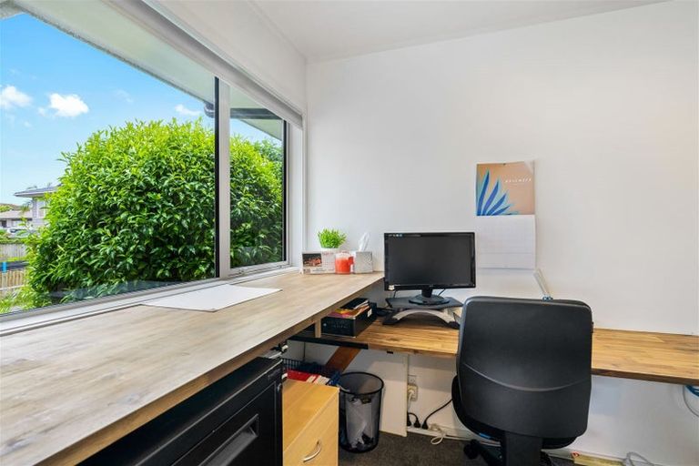Photo of property in 22 Tercel Place, Sunnyhills, Auckland, 2010