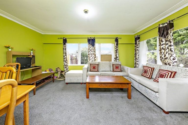 Photo of property in 2/23 Alexander Avenue, Papatoetoe, Auckland, 2025