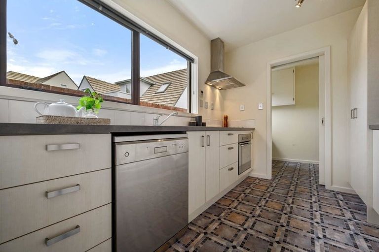 Photo of property in 2/7a Medbury Terrace, Fendalton, Christchurch, 8041