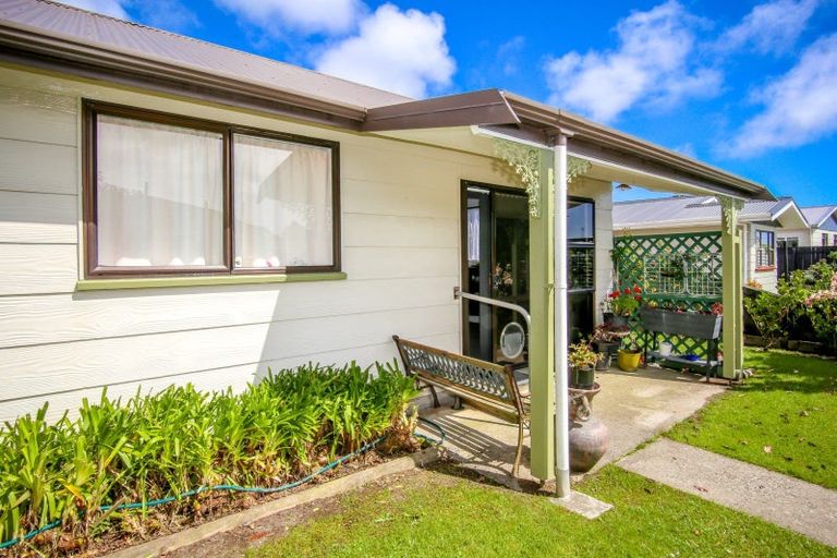 Photo of property in 16 Hunter Street, Westport, 7825