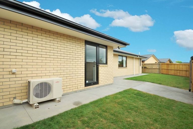 Photo of property in 2 Keeper Close, Woodend, 7610