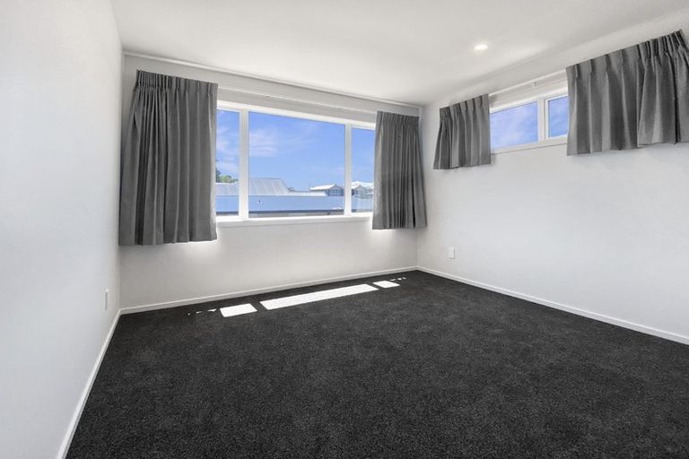 Photo of property in 36 Pateke Drive, Kenepuru, Porirua, 5022