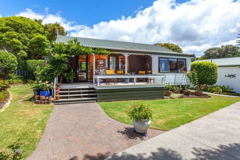 Photo of property in 205 Onemana Drive, Onemana, Whangamata, 3691