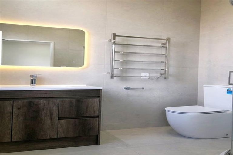 Photo of property in 19 Kaapehu Street, Karaka, 2578