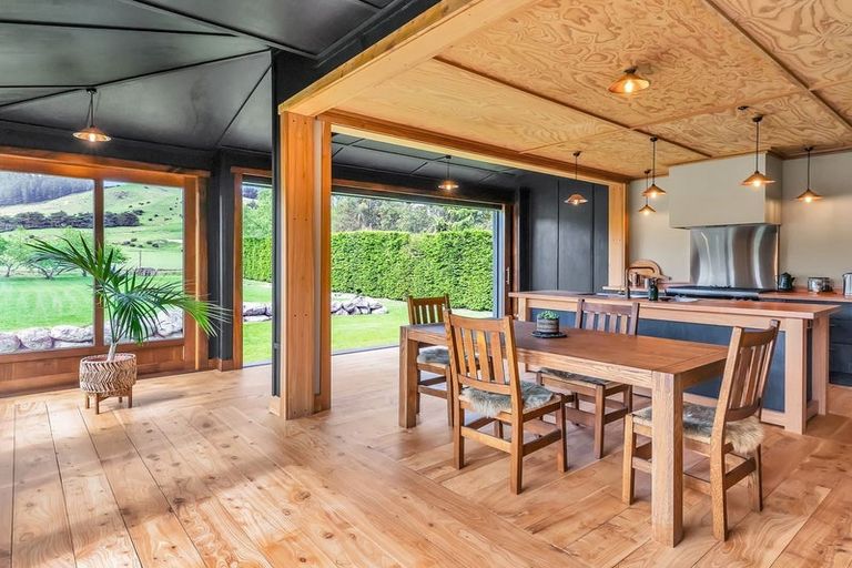 Photo of property in 302 Whitecliffs Road, Whitecliffs, Coalgate, 7673