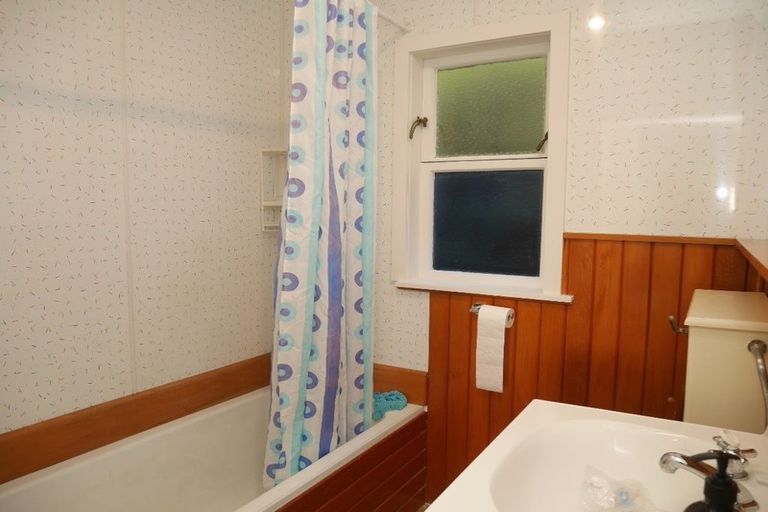 Photo of property in 82 Cluny Road, Plimmerton, Porirua, 5026