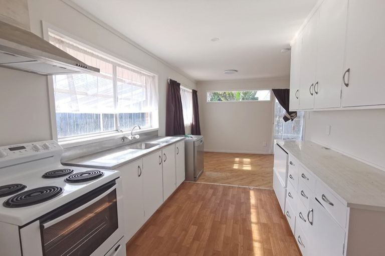 Photo of property in 1/10 Rotoiti Avenue, Pakuranga Heights, Auckland, 2010