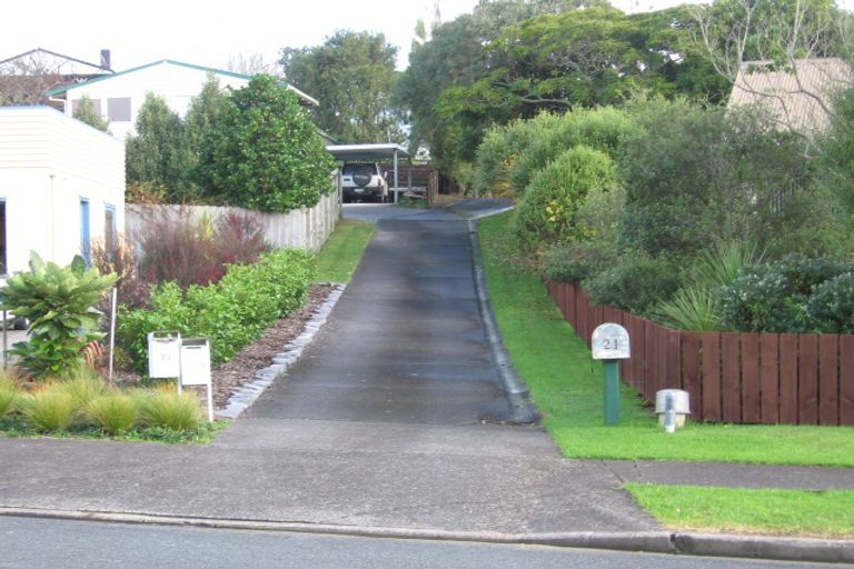 Photo of property in 23 Gilshennan Valley, Red Beach, 0932