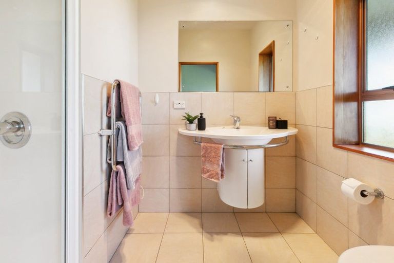 Photo of property in 8 Ranikhet Way, Khandallah, Wellington, 6035