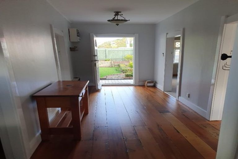 Photo of property in 22 Chamberlain Road, Karori, Wellington, 6012