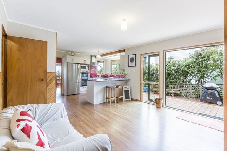 Photo of property in 70 Tiri Road, Manly, Whangaparaoa, 0930