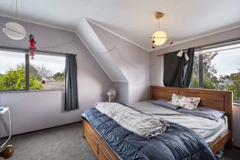 Photo of property in 20 Springdale Grove, Fitzherbert, Palmerston North, 4410