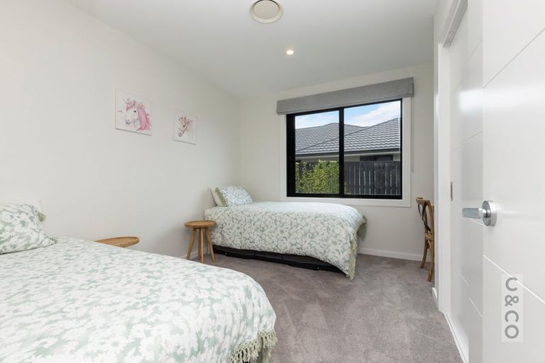 Photo of property in 1 Len Ireland Drive, Kumeu, 0810