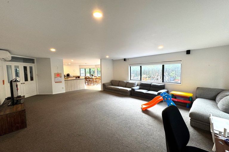 Photo of property in 7 Lone Tree Avenue, Te Atatu Peninsula, Auckland, 0610