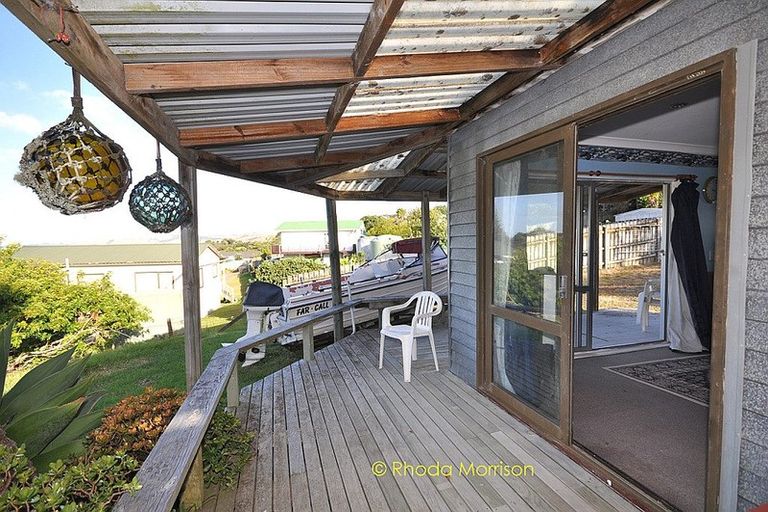 Photo of property in 32 Sandy Beach Road, Tinopai, 0593