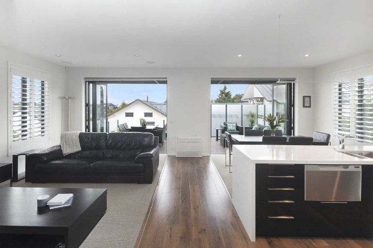 Photo of property in 59 Waterstock Way, Parklands, Christchurch, 8083