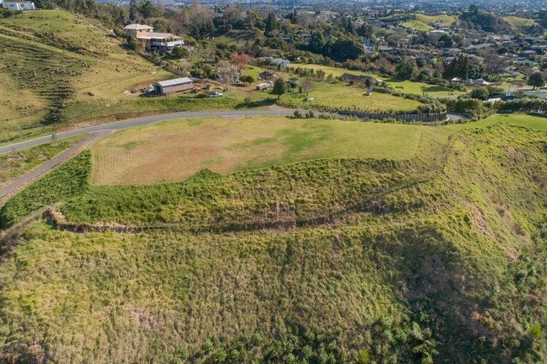 Photo of property in 1 Te Auhi Way, Welcome Bay, Tauranga, 3112