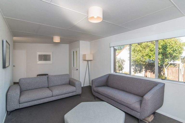 Photo of property in 5 Hookway Grove, Paraparaumu, 5032