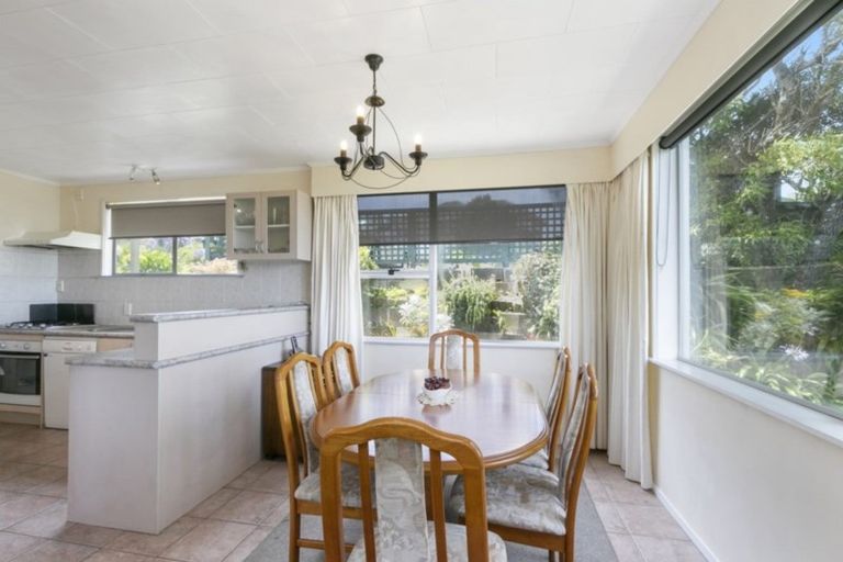 Photo of property in 84 Dowse Drive, Maungaraki, Lower Hutt, 5010