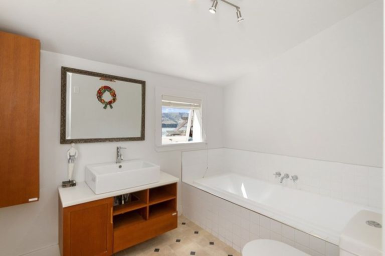 Photo of property in 24 Simeon Quay, Lyttelton, 8082