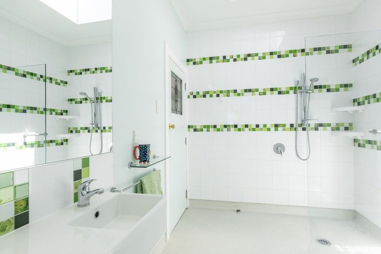 Photo of property in 1/61 Te Mata Road, Havelock North, 4130