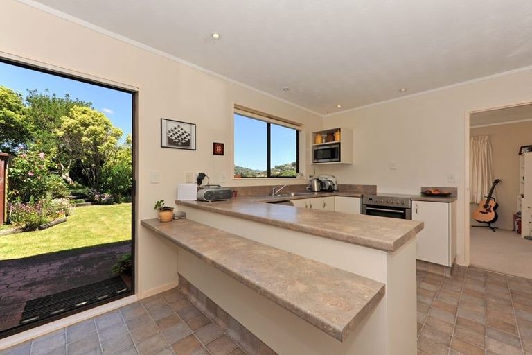 Photo of property in 67a Thatcher Crescent, Crofton Downs, Wellington, 6035