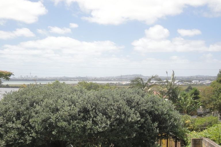 Photo of property in 235 Te Atatu Road, Te Atatu South, Auckland, 0610