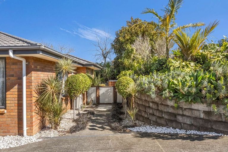 Photo of property in 12 Bella Villa Drive, Waiuku, 2123