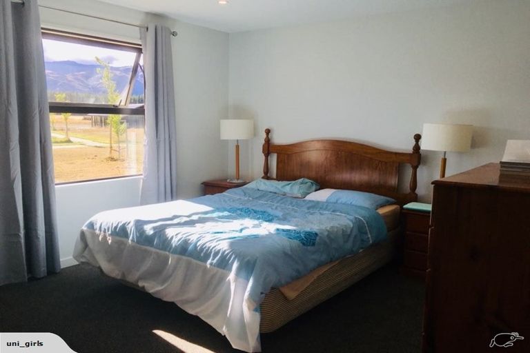 Photo of property in 13 Pennycook Place, Lake Hawea, 9382