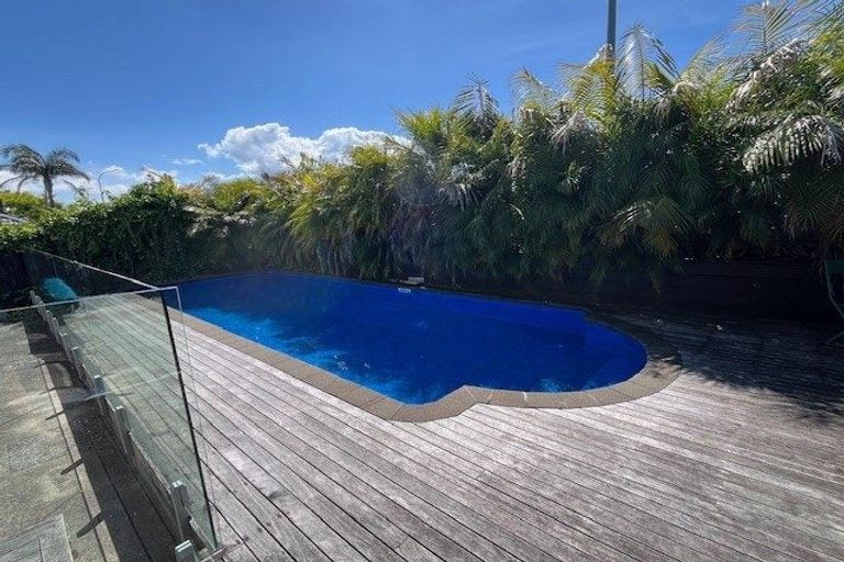 Photo of property in 62 Somerville Road, Shelly Park, Auckland, 2014