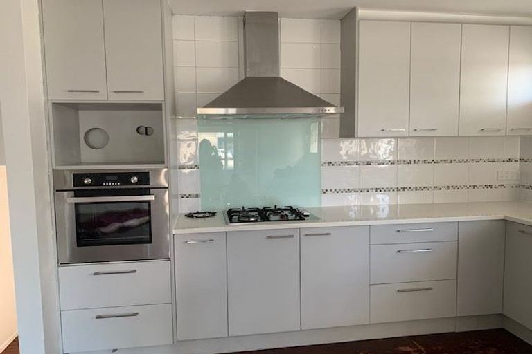 Photo of property in 2/182 Archers Road, Glenfield, Auckland, 0629